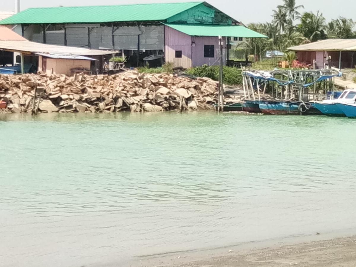 Ulfah Mersing Eksteriør bilde